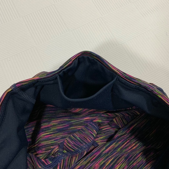 2 Cropped Leggings - Onzie and 90 Degree - Medium - Picture 9 of 12